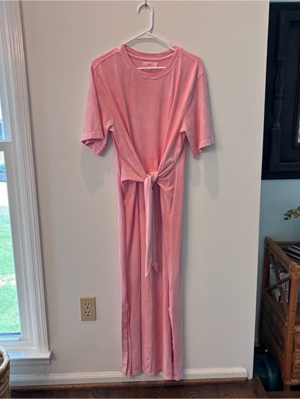 XiRENA Pink Tie-Dye Tie Front Maxi Dress | Size Large